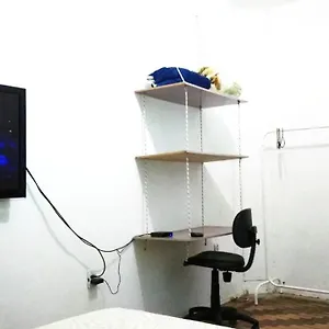  Quarto em Acomodações Particulares Sobrado Tranquilo Centro
